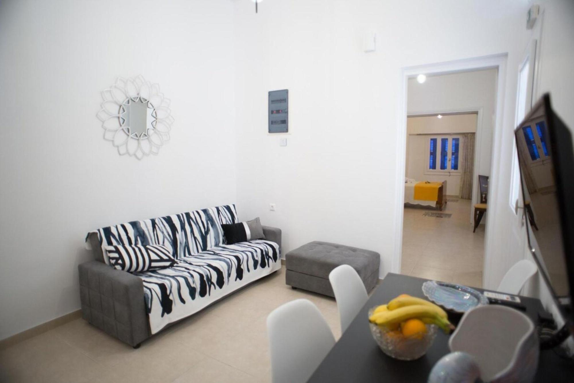 Aimou Studio'S Apartment'S Пирей Экстерьер фото