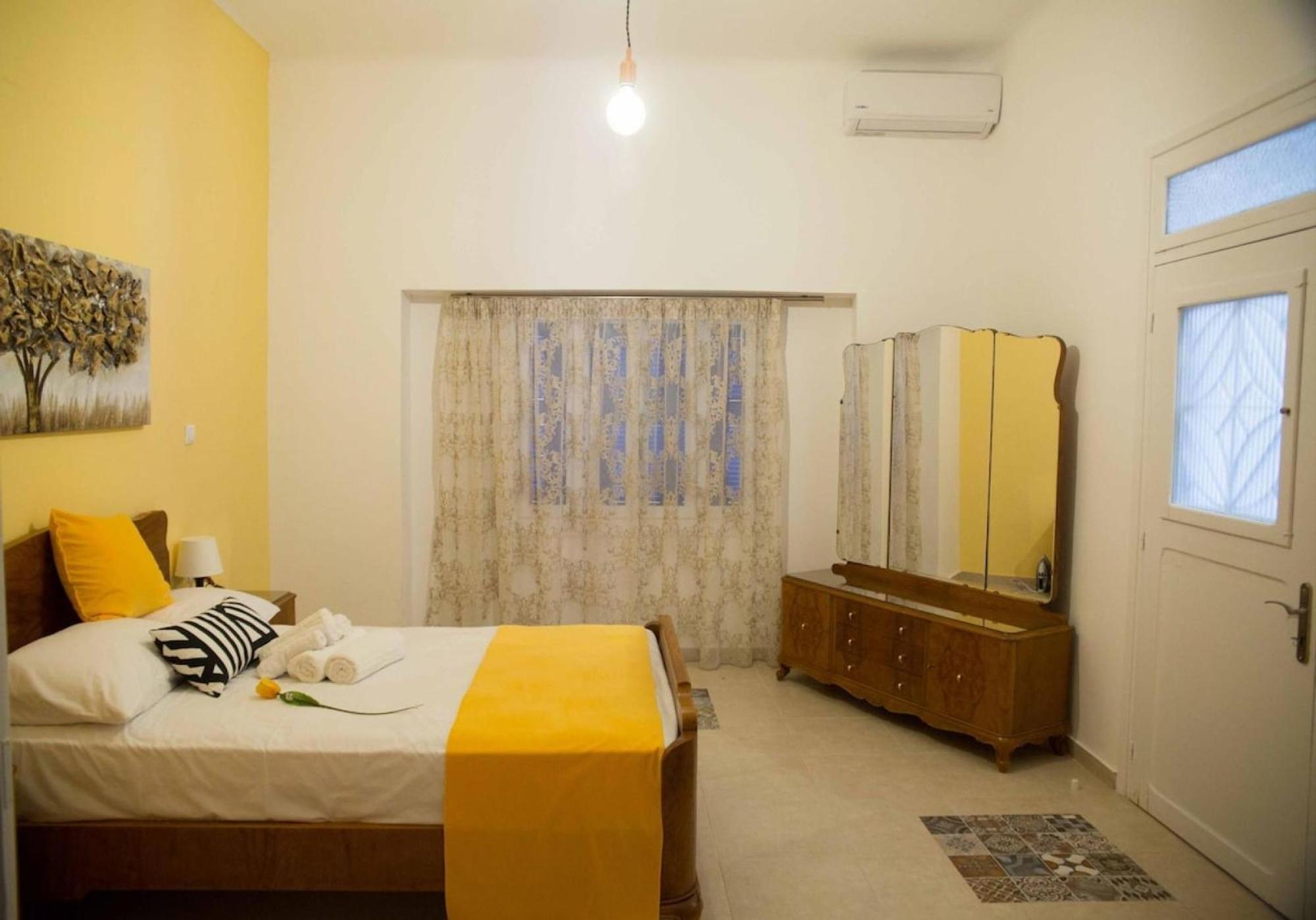 Aimou Studio'S Apartment'S Пирей Экстерьер фото