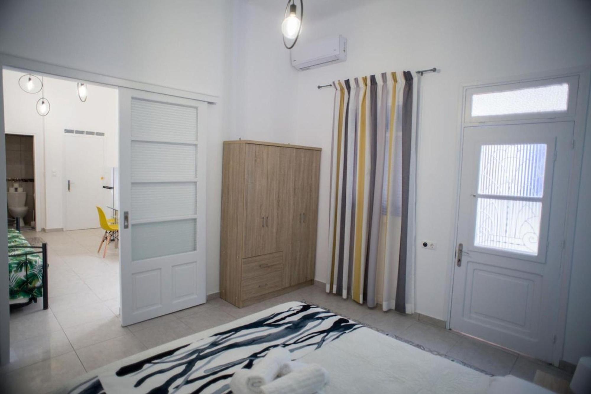 Aimou Studio'S Apartment'S Пирей Экстерьер фото